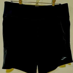 Brooks 7” Chaser Short L, NWOT